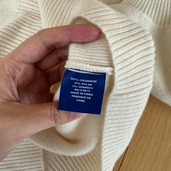 Naked Cashmere noname Women's Cream Cashmere Sweater